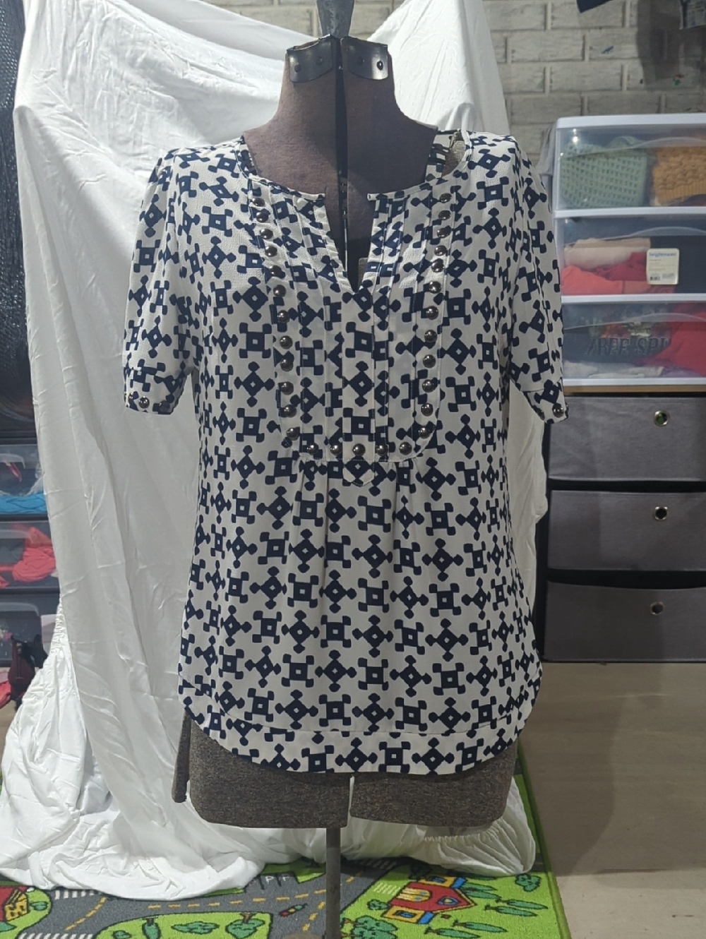 41 Hawthorn Navy and White Geometric Short Sleeve Blouse